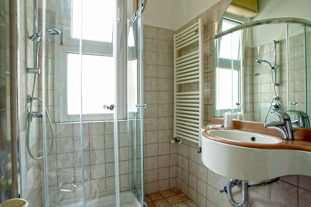 Hotel Marebello Rimini Exterior photo